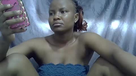 Snapshot of africanngirl chatting on October 31, 10:27 am africanngirl online show from October 31, 10:27 am