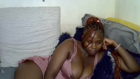 Snapshot of afrii_kity chatting on November 5, 2:11 am afrii_kity online show from November 5, 2:11 am