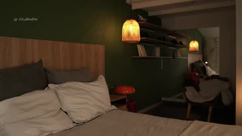 Snapshot of afrodita__25 chatting on November 16, 1:55 am Emma online show from November 16, 1:55 am