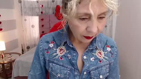 Snapshot of afrodita_sg chatting on March 1, 1:40 pm afrodita_sg online show from March 1, 1:40 pm