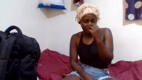 Snapshot of afronubians_ chatting on August 9, 6:07 am pink and josphen online show from August 9, 6:07 am