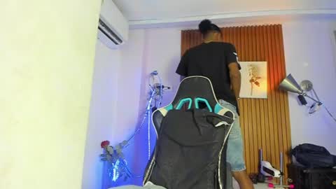 afrowayuu online show from June 12, 5:56 pm