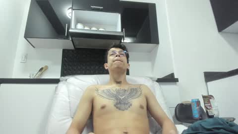 Snapshot of agarevans chatting on December 10, 5:17 am AGAR online show from December 10, 5:17 am