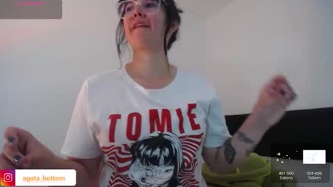 Snapshot of agata_bolton chatting on October 6, 9:45 pm Agata online show from October 6, 9:45 pm
