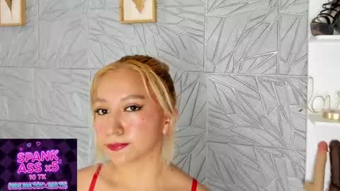 Agatadelphine online show from April 28, 1:16 pm