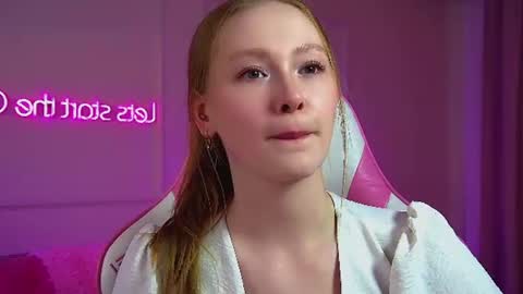 AgataFoxley online show from June 23, 7:28 am