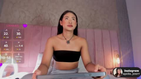 agatha_jener online show from April 24, 11:34 am