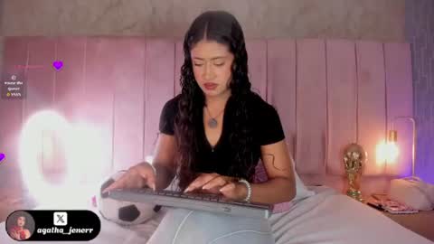 Snapshot of agatha_jener chatting on July 15, 11:48 am agatha_jener online show from July 15, 11:48 am
