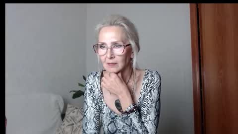 Snapshot of agatha_moore_ chatting on September 17, 2:19 pm Agatha online show from September 17, 2:19 pm