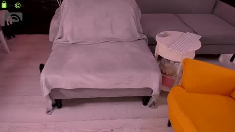 Snapshot of agatha_one chatting on September 25, 7:45 am Agatha online show from September 25, 7:45 am