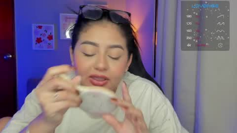 Snapshot of agatha_riccie chatting on May 13, 5:05 am Cat online show from May 13, 5:05 am