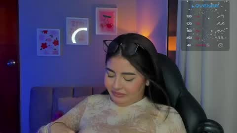 Snapshot of agatha_riccie chatting on June 15, 4:25 am Cat online show from June 15, 4:25 am