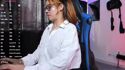 agatha_walter_ online show from January 7, 8:00 pm