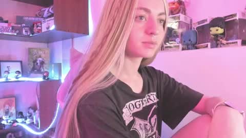 Snapshot of agathaa_ks_ chatting on January 9, 7:08 pm Camila 2 online show from January 9, 7:08 pm
