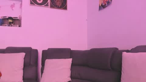 Snapshot of agathaa_ks_ chatting on February 27, 12:43 am Camila 2 online show from February 27, 12:43 am