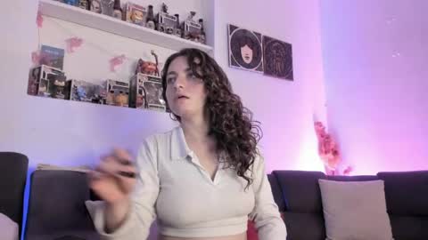 Camila     2 online show from May 11, 12:16 am