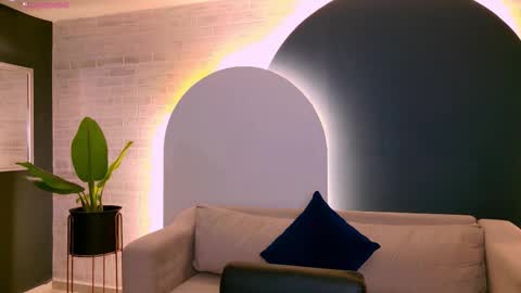 Agatha online show from November 11, 7:14 pm