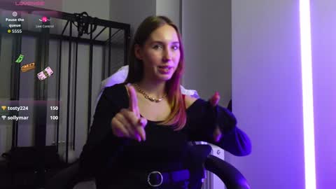 Snapshot of agelina_summer chatting on November 22, 7:35 pm Agelina Lilly Laura online show from November 22, 7:35 pm