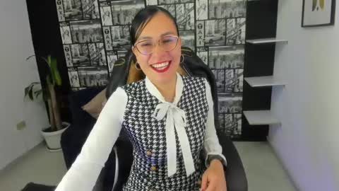 Snapshot of aghata_moon chatting on January 28, 2:42 pm Aghata Moon online show from January 28, 2:42 pm