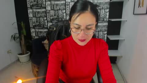 Snapshot of aghata_moon chatting on January 30, 6:00 pm Aghata Moon online show from January 30, 6:00 pm