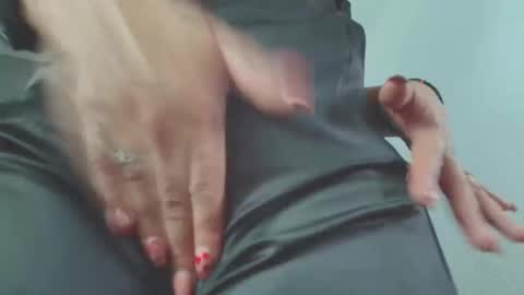 Snapshot of aghata_moon chatting on February 15, 9:15 pm Aghata Moon online show from February 15, 9:15 pm