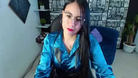 Snapshot of aghata_moon chatting on November 23, 4:29 pm Aghata Moon online show from November 23, 4:29 pm