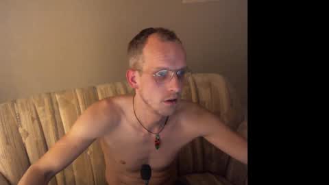 Snapshot of agin17 chatting on December 4, 9:02 pm agin17 online show from December 4, 9:02 pm