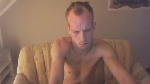 Snapshot of agin17 chatting on December 7, 10:01 am agin17 online show from December 7, 10:01 am