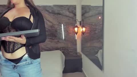 agnes_02 online show from October 18, 11:44 am