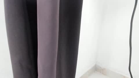 Snapshot of agnes_jones chatting on November 11, 9:04 pm agnes_jones online show from November 11, 9:04 pm