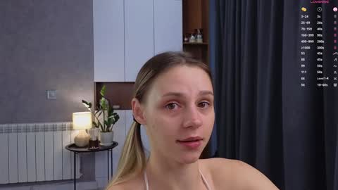 agnessi_ online show from December 4, 5:16 am