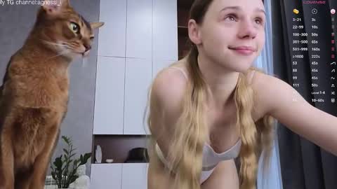 agnessi_ online show from October 3, 4:20 am