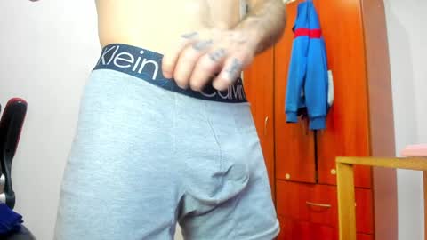 Snapshot of aguslover chatting on December 26, 5:51 pm Agustin online show from December 26, 5:51 pm