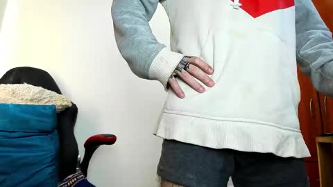 Snapshot of aguslover chatting on February 20, 8:58 pm Agustin online show from February 20, 8:58 pm