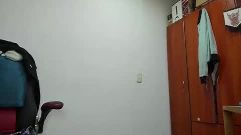 Snapshot of aguslover chatting on December 14, 6:34 pm Agustin online show from December 14, 6:34 pm