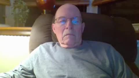 Snapshot of aguynrkfrd chatting on December 15, 9:57 am aguynrkfrd online show from December 15, 9:57 am