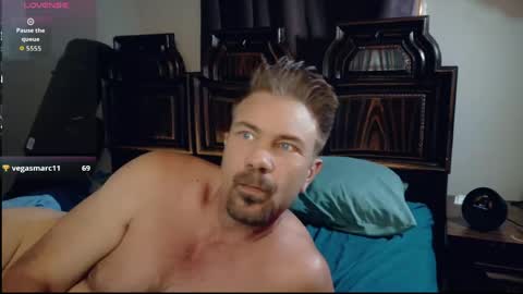 Blue Eyed Handsome Man online show from April 28, 12:09 am