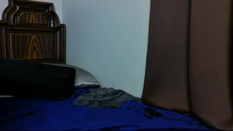 Blue Eyed Handsome Man online show from June 27, 11:10 pm