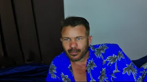 Blue Eyed Handsome Man online show from July 3, 1:56 am