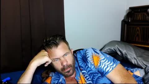 Blue Eyed Handsome Man online show from July 17, 4:56 pm