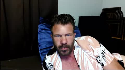 Blue Eyed Handsome Man online show from July 20, 1:42 am