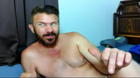 Blue Eyed Handsome Man online show from July 29, 1:59 am