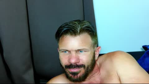 Blue Eyed Handsome Man online show from July 30, 1:59 am