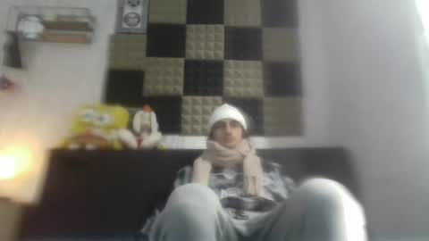 Snapshot of ahbehbi12 chatting on December 21, 12:06 pm ahbehbi12 online show from December 21, 12:06 pm