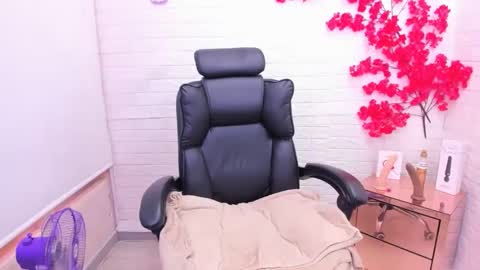 Ahisha online show from November 7, 3:01 pm