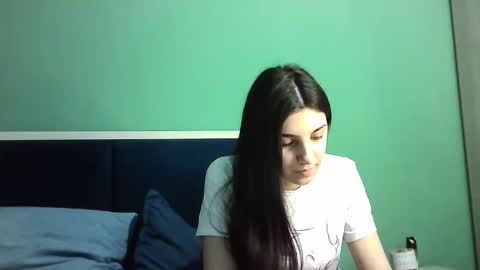 Snapshot of ahotkitty18 chatting on January 14, 4:50 pm Selena online show from January 14, 4:50 pm