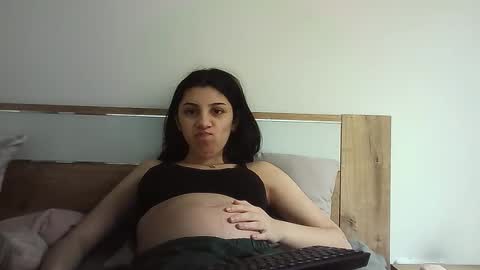 Snapshot of ahotkitty18 chatting on November 8, 8:36 am Selena online show from November 8, 8:36 am