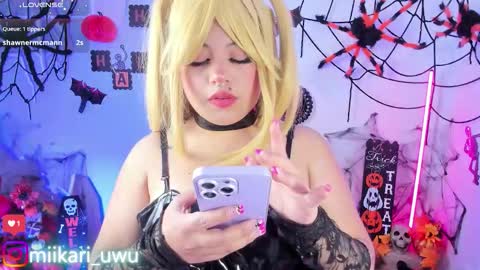 Snapshot of ahri_elderwood chatting on October 25, 5:26 am Ahri help me get to 100  online show from October 25, 5:26 am
