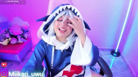 Snapshot of ahri_elderwood chatting on December 16, 4:28 am Ahri help me get to 100 online show from December 16, 4:28 am