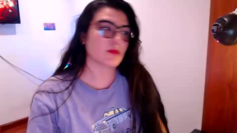 Ahriana Bluff online show from December 18, 2:06 am